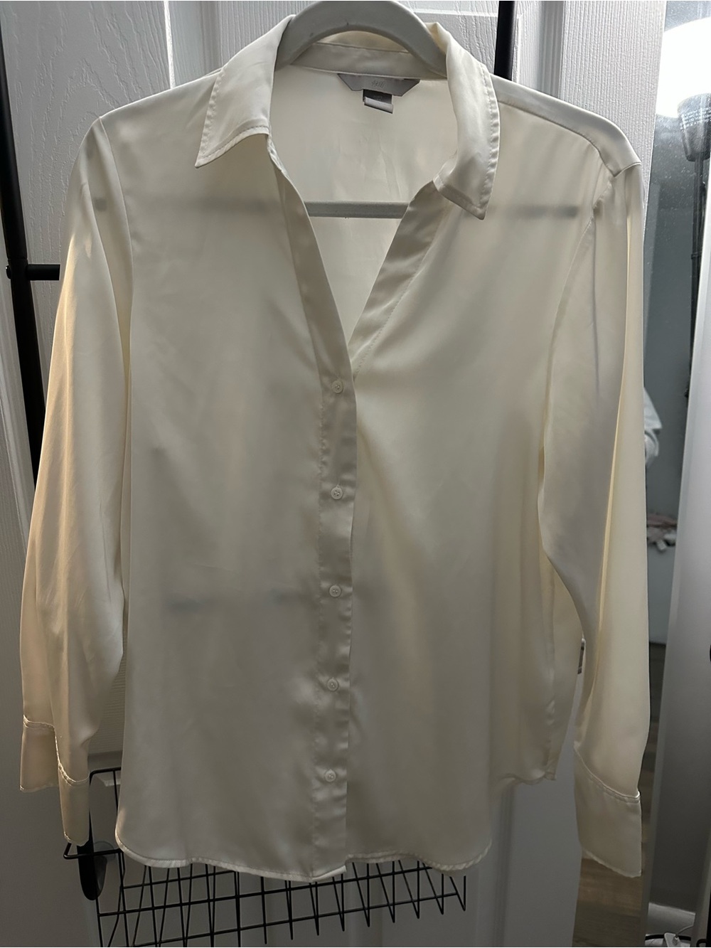 H&M Ivory Satin Button-Front Blouse